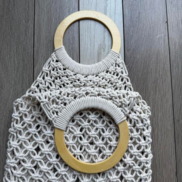 Cream crochet bag with wooden - Picture 2 of 4